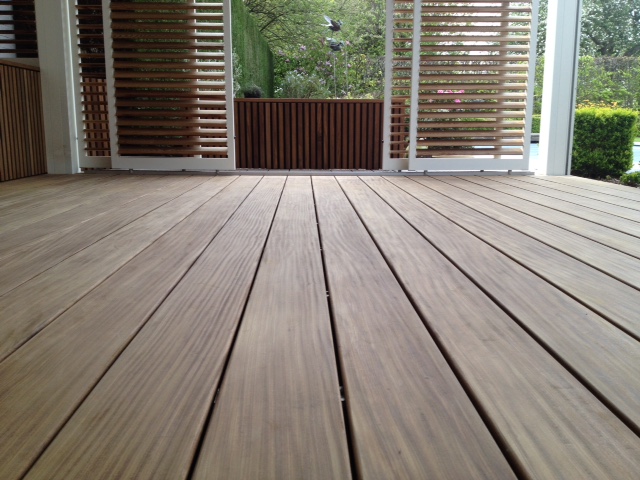 Outdoor Living Afromosia Plantenbak En Terras 4 1